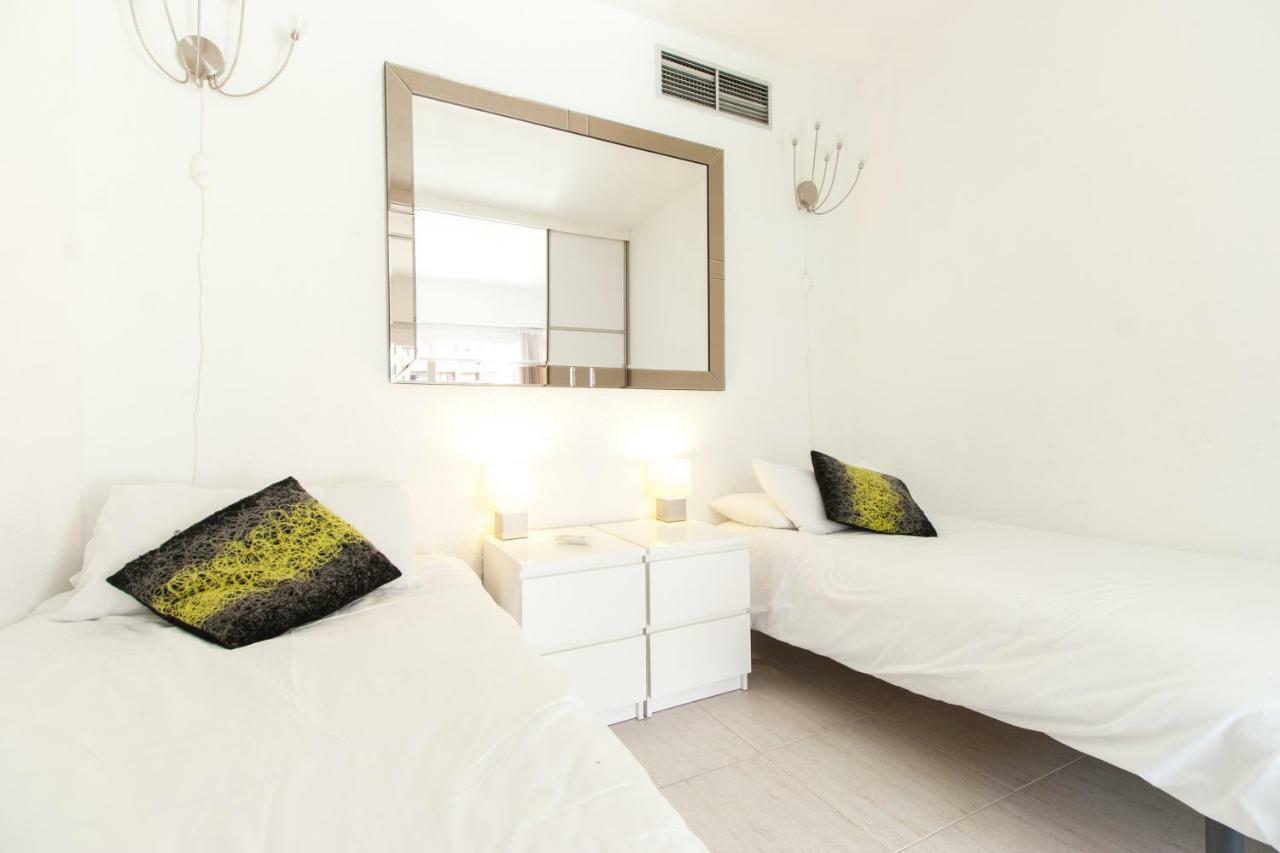 Hotel Apartamento Pyr Fuengirola Private Sunny Pool Side Luaran gambar